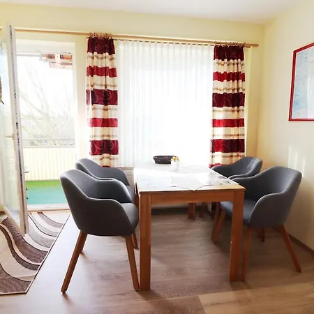 Haus Am Kurpark 13 *